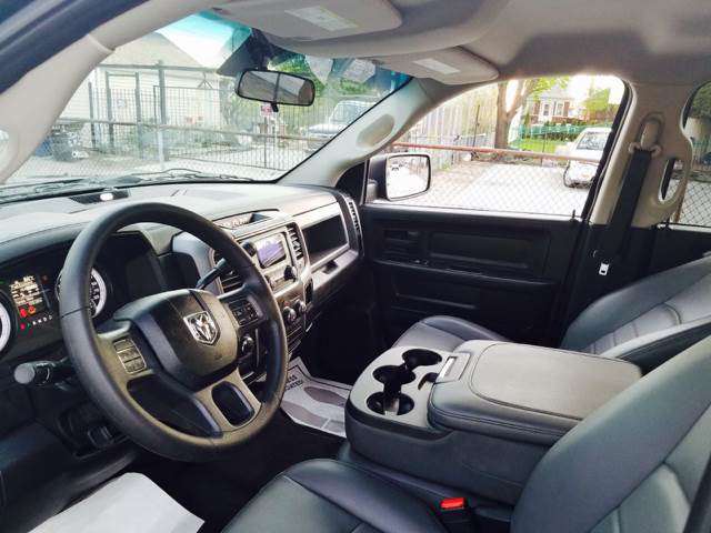 2014 RAM Ram Pickup 1500 4x4 Express 4dr Crew Cab 5.5 ft. SB Pickup